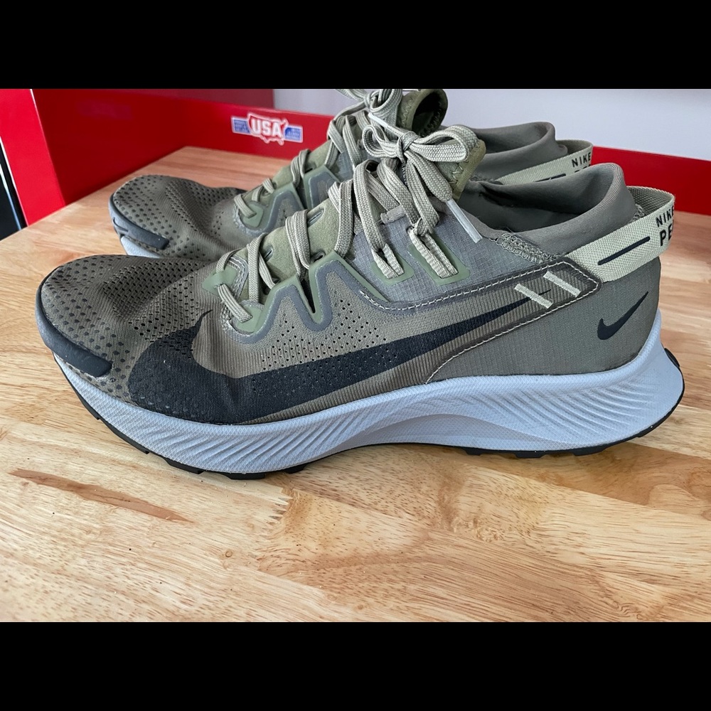Nike Pegasus Trail 2 - Men’s 10.5